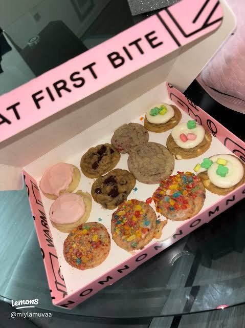 Crumbl Cookie Delivery 2