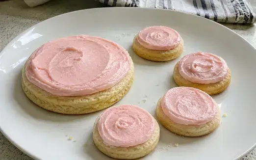Top 1 Crumbl Sugar Cookie Recipe Soft, Thick & Pink Frosted 4 Can I Make Smaller Cookies optimized 50